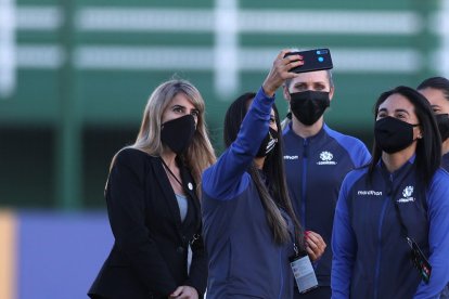 Sabrina Lois, Edina Alves, Nueza Back, Cindy Nahuelcoy y María Belén Carvajal, en un selfi para nunca olvidar.