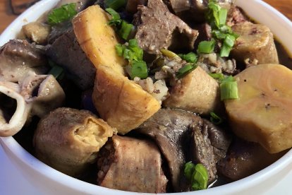 El caldo de salchicha, la especialidad de Ciro's.