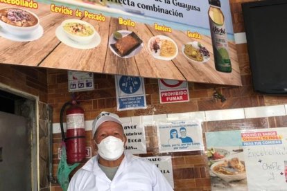 Ángel Macías le ha dedicado 40 años a su picantería.