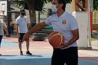 Fabián Bustos demostró que pudo ser un buen basquetero. Jugó en Sauces 2 de Guayaquil.