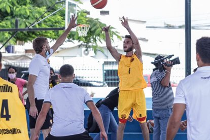 El guardameta argentino en su infancia también jugaba basquetbol con sus panas.