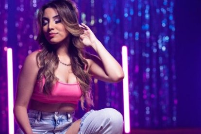 La cantante mostró en el corto sus habilidades para el baile.