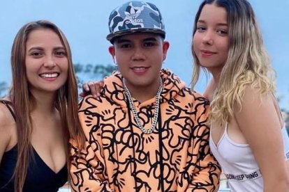 Asegura que la presencia de chicas en bikini no es machista, respeta mucho a la mujer.