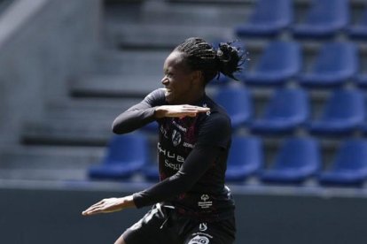 Carina Caicedo, la goleadora de Dragonas de Independiente.