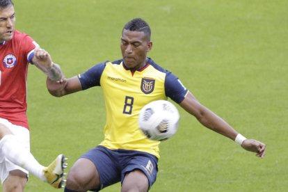 Carlos Gruezo estuvo en el medio campo de la Tri.