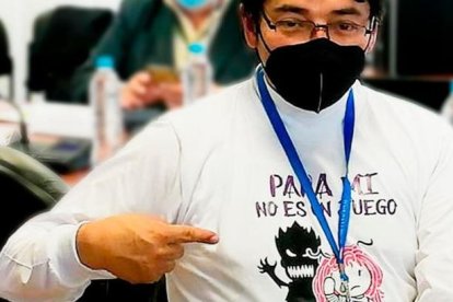 En una ocasión utilizó una camiseta  con un mensaje en contra de la violencia.