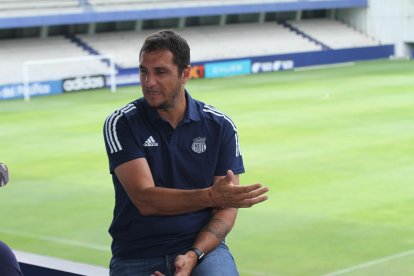 El exportero del Ballet Azul dice que el show entre dirigentes o entrenadores fuera de la cancha no afecta en nada a los jugadores.