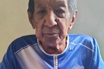 Don Julio no solo saborea su premio, también el contenido de EXTRA.