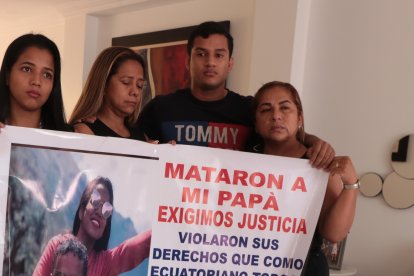 Los hijos, la esposa y la hermana de Jhon Campuzano, asesinado en noviembre pasado, piden justicia.
