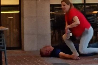 El extranjero habría estado implicado en problemas de droga.