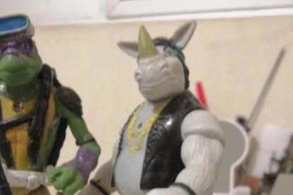 Algunas figuras de colección que tiene Luis Peña.