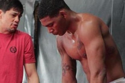 El campeón de peso mosca, Brandon Moreno, entrenando con Michael Morales en México previo a sus peleas en UFC 270.