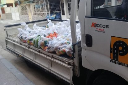 En camiones se piensa enviar ayuda.