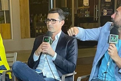 Carlos Gálvez, Andrés Gushmer y Esteban Dreer en uno de los programas.