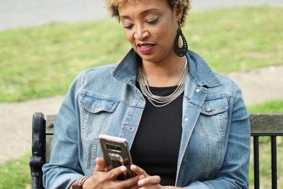 Según experto, las mujeres son más prudentes que los hombres.