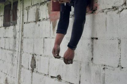 En el local solo quedaron los encargados cuidando los predios hasta que los familiares del joven lo despidieran en el cementerio.