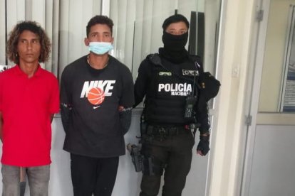 Los sospechosos puestos a órdenes de las autoridades.