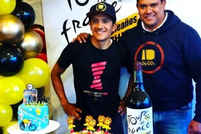 Richard Carapaz y Luis Aguas son grandes amigos. Comparten también fuera de los entrenamientos.