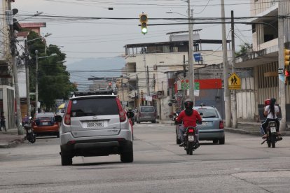 Argentina y la Novena está semaforizada por ser zona escolar, pero la 8 también tiene este sistema.