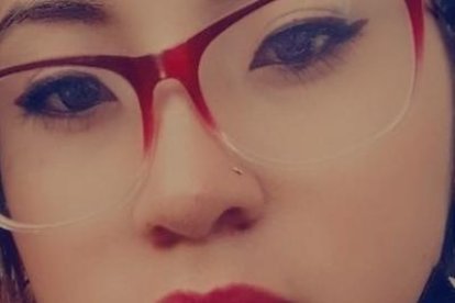 La noche del asesinato, la joven llegaba a casa junto a su pequeño hijo, quien presenció todo.