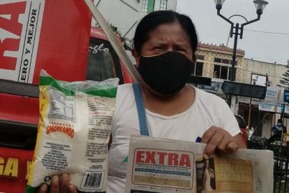 Ana Quirumbay, de Santa Elena, aplacó el solazo con una limonada, endulzada con la funda de azúcar que ganó.