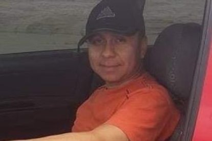 El fallecido era un policía en servicio activo. Elvis iba a felicitar a su madre.