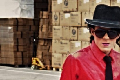 Jean Velarde imita a la perfección a Michael Jackson.