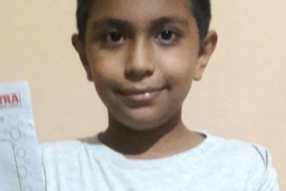 Andrés Galarza, de 8 años, no puede parar de pintar Colorito.