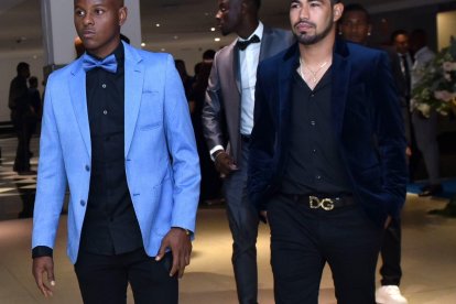 Danny Cabezas y Junior Sornoza confesaron que ellos solos eligen su ropa. Combinaron formalidad con estilo urbano.