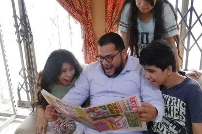 Las familias se alegran con este nuevo servicio: EXTRA a tu puerta, los días domingos, completamente gratis.