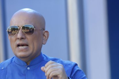 Presentador de noticias de TC Televisión.