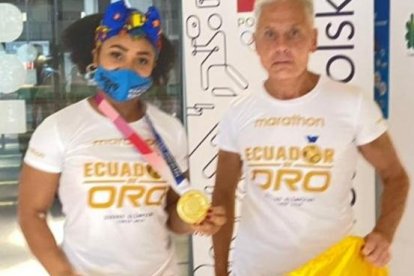 Alexei Ignatov y Neisi Dajomes tras la conquista de la histórica medalla de oro en Tokio.