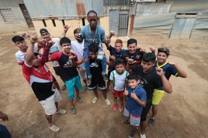 El Comandante Ángel Corozo y sus amigos en la Balerio Stacio.