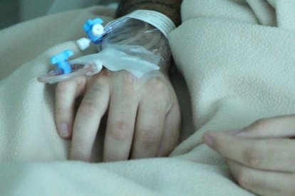 Por el momento, Jairo está hospitalizado, se quiere hallar la causa de su enfermedad, la cual parece ser genética.