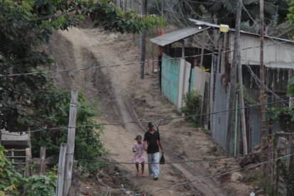 La zona es de difícil acceso y requiere de obras municipales.