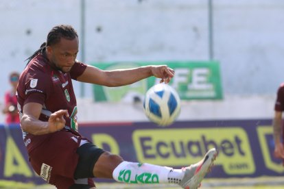 Arturo Mina ahora defiende la camiseta de Mushuc Runa.