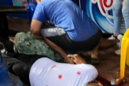 Dos de las víctimas murieron en el sitio, mientras que la tercera perdió la vida en el hospital.