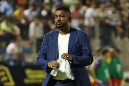 El estratega Silvano Estacio dirigió cuatro partidos con 9 de Octubre.