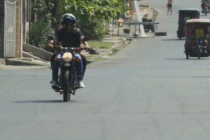 El paso de motorizados en  actitud sospechosa atemoriza a quienes habitan en la parroquia.