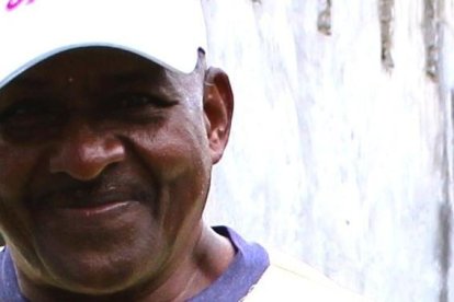 Juan Guacha, comerciante, expresó su deseo de seguir yendo a bañarse, pero con mucha precaución.