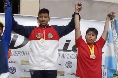 Dereck Cabeza de ADN se llevó medalla de oro y Thiago Flores la medalla de plata y Justin Rodríguez la de bronce.