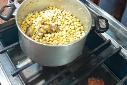 Una olla de choclos para la celebración de la Copa Sudamericana.