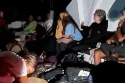 Momentos en los que la embarcación empezó a hundirse.