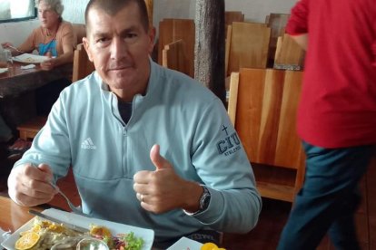 Rubén, en un festival de mariscos en las islas Galápagos.