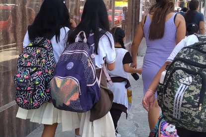 Por la calle 18 ingresan los 730  estudiantes del centro educativo.