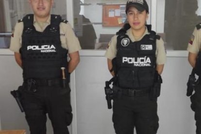 Verónica Songor Tapia formando 
en la Unidad de Policía donde prestó servicio hasta el 9 de  octubre 
pasado.