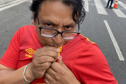 Ricardo Suquillo y la camiseta del Aucas, un amor hasta la eternidad.