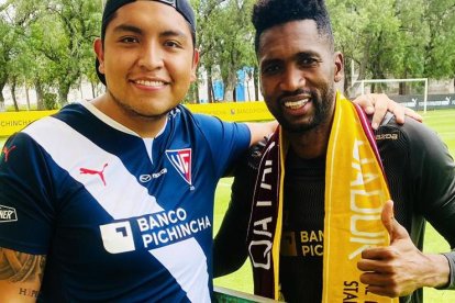 Su emprendimiento lo ha hecho conocer hasta a Alexander Domínguez.