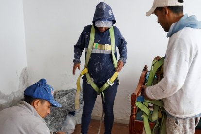 Ella es la única mujer en el equipo en el que labora que hace esa tarea.