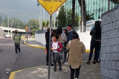 Los parientes de la joven, que había cumplido la mayoría de edad en junio pasado, llegaron a la morgue para los trámites.